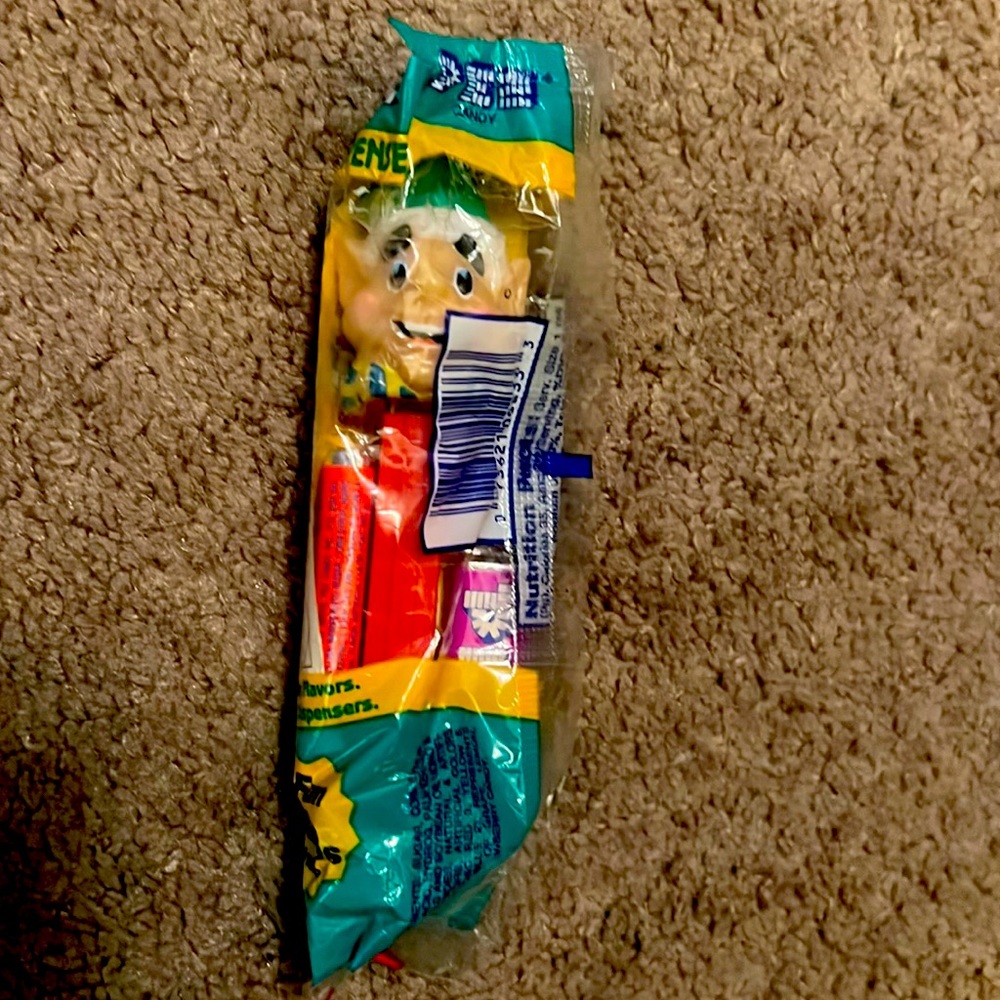 🔥NEW! CLASSIC COLLECTIBLE PEZ ELF MAN CHRISTMAS TOY NEW